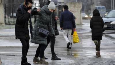 Из-за неубранных территорий: в Киеве за день оштрафовали 150 предприятий