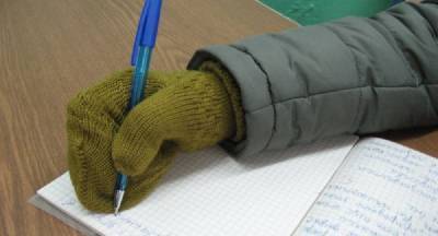 В классах двух школ Смоленской области недостаточно тепло