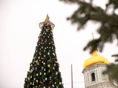 Архиепископ Евстратий: Концепция оформления елки на Софийской площади не имеет никакого отношения к Рождеству