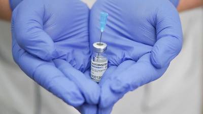 Украинский врач призвал обратить внимание на российскую вакцину от COVID-19