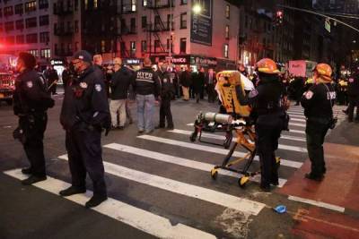 В Нью-Йорке автомобиль въехал в демонстрантов BLM, семеро ранены