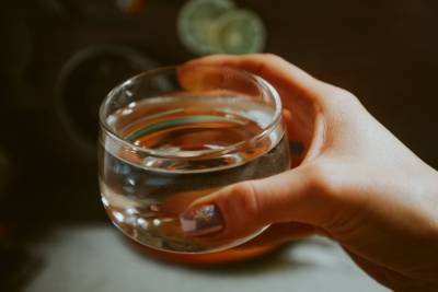 Привычка пить воду по утрам может сильно навредить организму