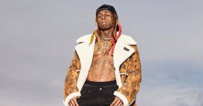 Рэпер Lil Wayne признал вину в незаконном хранении золотого пистолета