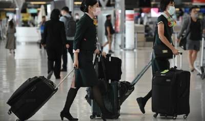 Китайским стюардессам посоветовали носить памперсы
