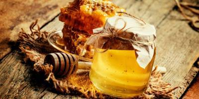 От правильных пчел. Как правильно выбрать мед и можно ли с его помощью вылечить простуду