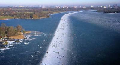Природный каток длиной в 10 километров на озере Патерсволдсемер – фото