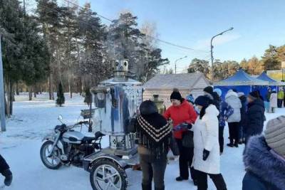 В парке Гагарина челябинцы празднуют Николу зимнего с особым размахом