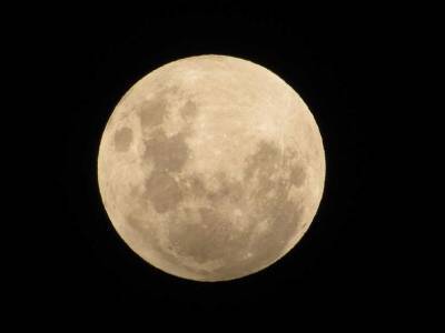 Россия планирует начать поиск полезных ископаемых на Луне