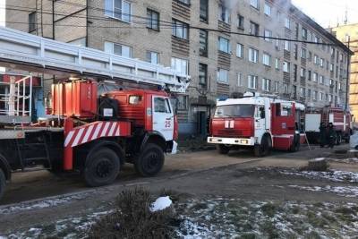 На пожаре в Новомосковске спасено 9 человек