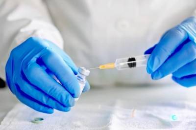 США одобрили использование вакцины Pfizer: вакцинация уже началась