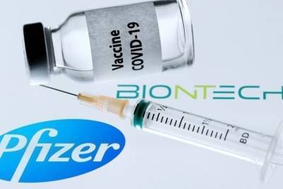 Вакцина Biontech / Pfizer получает разрешение на оказание экстренной помощи в США
