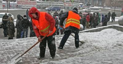 Ледяной коллапс будет продолжаться: в Киеве готовятся увеличить количество спецтехники на дорогах