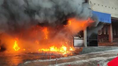 В центре Киева вспыхнул пожар в гостинице "Экспресс"