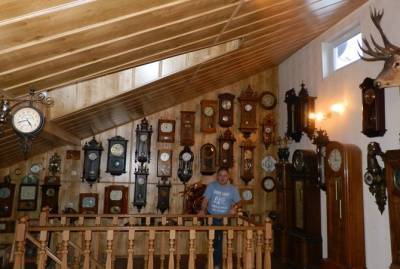 Судья из Чернигова собрал коллекцию часов после мистических снов