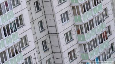 Полицейские нашли "резиновые" квартиры с мигрантами на юге Петербурга