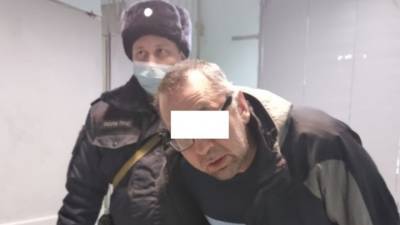 Пьяный житель Екатеринбурга сломал нос детскому доктору
