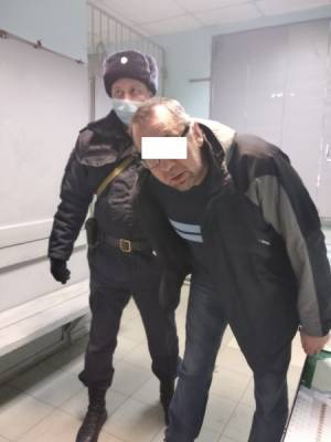 Житель Екатеринбурга избил приехавшего на вызов врача