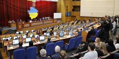 В Запорожье новоизбранные депутаты подрались во время голосования за нового главу областного совета