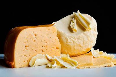 Фальшивые масло и сыр: АМКУ оштрафовал еще шестерых производителей "молочки"
