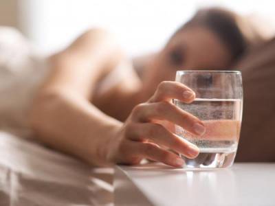 Полезно до смерти: стакан воды натощак может привести к раку