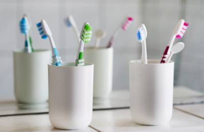 Зубные пасты с цинком и оловом способны убить коронавирус за две минуты, утверждают ученые
