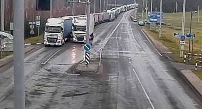 700 грузовых машин скопилось на границе Литвы с Белоруссией и Россией
