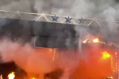 В центре Киева загорелся отель "Экспресс",