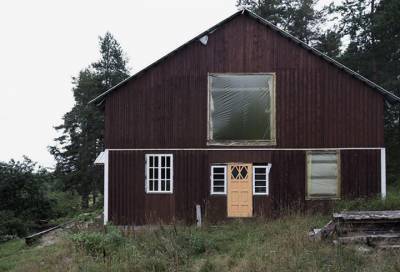 Жительница Ленобласти перенесла старинный финский дом к себе на участок и открыла там частный музей