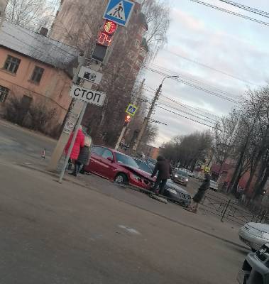 В Смоленске возле «зебры» случилось ДТП