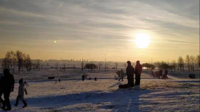 По льду в парке 300-летия Петербурге гуляли около 50 человек. Их разгоняли сотрудники МЧС