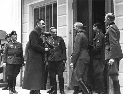Каким обещаниям немцев поверил в плену генерал Власов