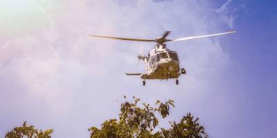14-летнюю девочку, упавшую с высоты, спасли с помощью военного вертолета