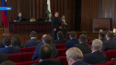 В Башкирии главы 15 муниципалитетов получили госнаграды