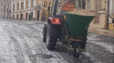 Гололед на дорогах: в МВД озвучили рекомендации украинцам, как не попасть в аварию