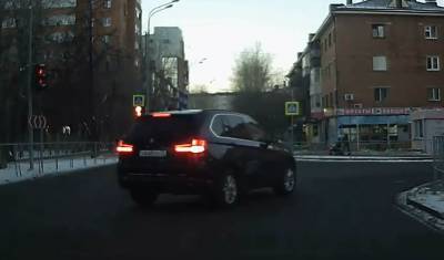 Тюменские водители активно игнорируют светофоры и дорожные знаки