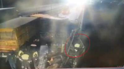 В Аксайском районе инспектор ДПС упал с моста во время оформления ДТП