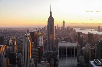 Мэр Нью-Йорка сообщил о росте уровня заболеваемости COVID-19