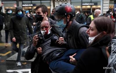 Во Франции снова протестовали против ограничений свободы прессы