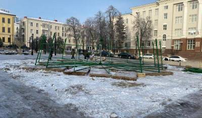 В Уфе на Советской площади через пару дней «вырастет» пиксельная ёлка