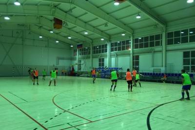Смоленские волонтеры провели футбольный матч, посвящённый дню Героев Отечества