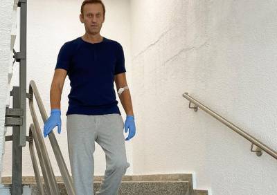 СМИ: Навального перед отправкой в Берлин пытались отравить второй раз
