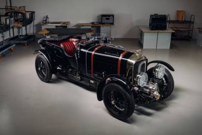 40 000 часов работы для 90-летнего спорткара: Bentley показала первый воссозданный автомобиль 1929 года