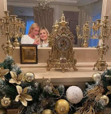 Анастасия Волочкова в преддверии Нового года превратила особняк в Лас-Вегас