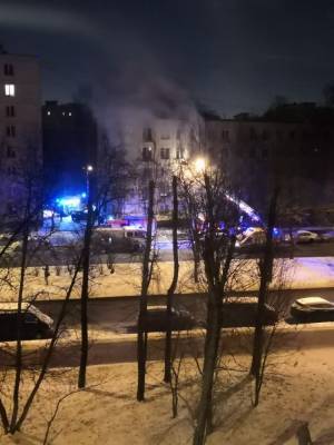 Трое погибли при пожаре на Подводника Кузьмина в Петербурге