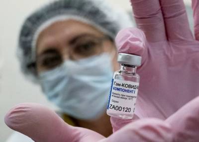 Глава центра Гамалеи назвал срок действия вакцины от коронавируса «Спутник V»