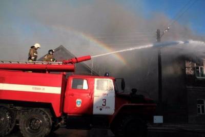 В Астрахани на пожаре погиб человек
