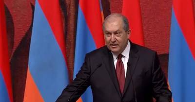 Президент Армении требует созвать парламент из-за ситуации в Карабахе
