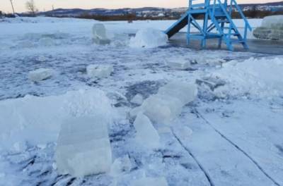 В Башкирии школьник разрушил ледовый городок, построенный местными жителями