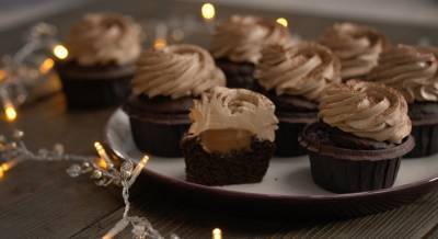 Рецепт новогодних шоколадных капкейков с ликером Baileys от Лизы Глинской