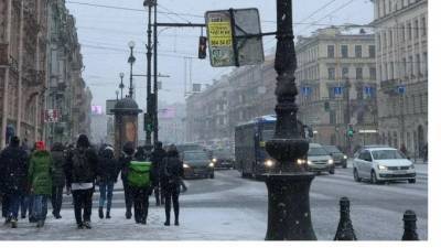 Около 95% туристов уже аннулировали новогодние туры в Петербург